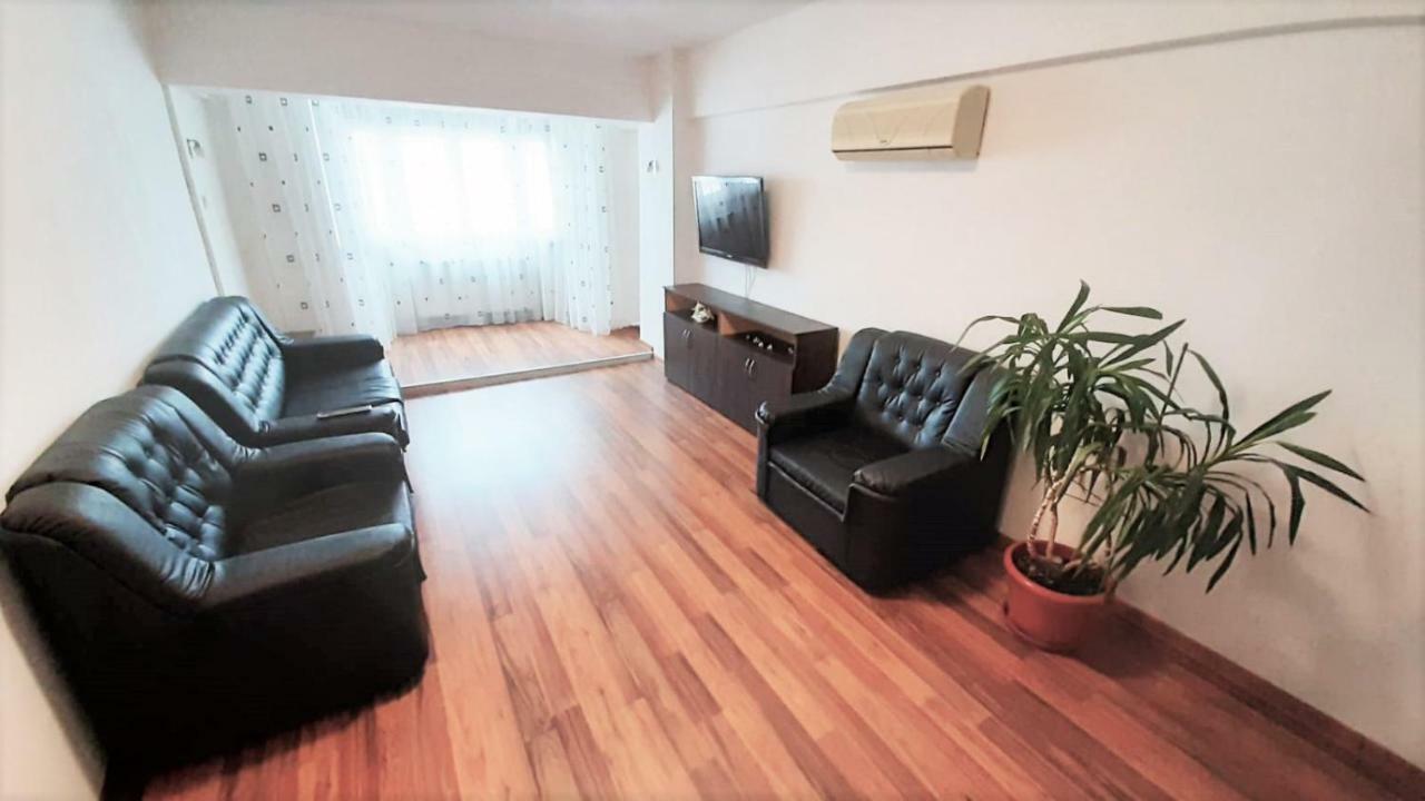 Ultracentral - Apartament Modern - Panoramic View Bacău Exterior foto